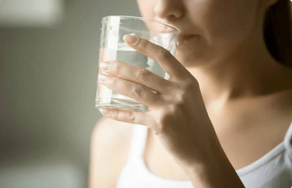 Trinken Sie Ihre Wassernorm für den Tag